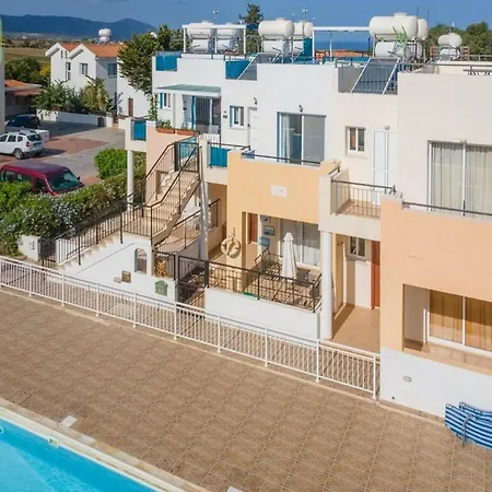 With Pool And Terrace Apartament *